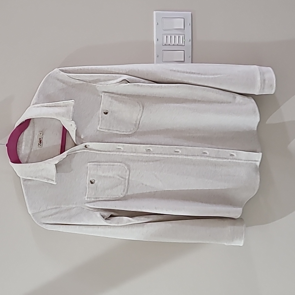 Faherty the legend sweater shirt, size small, cream/beige